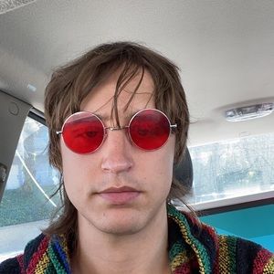 Meet your Posher, Ethan